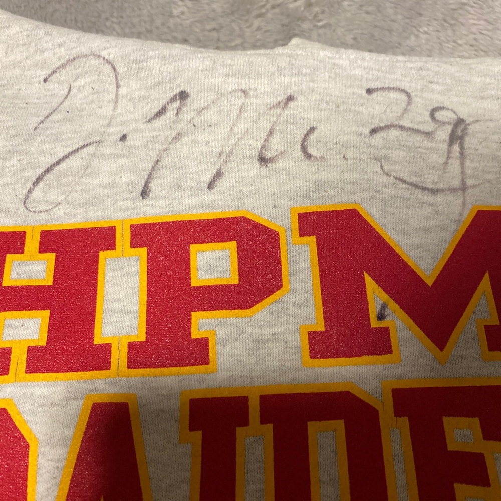 Demarco Murray autographed sweatshirt